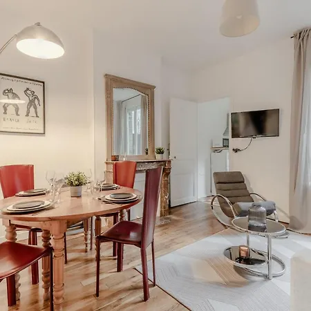 Spacieux Avec Cour Parfait Pour Famille Et Amis Appartement *