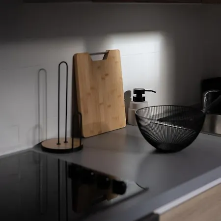 Апартаменты Spacieux Avec Cour Parfait Pour Famille Et Amis *